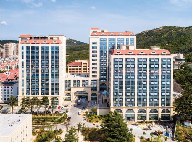 青岛大学医学教育综合楼.jpg